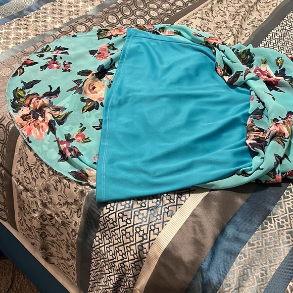 Colorful Floral strapless Sundress. - Picture 7 of 8